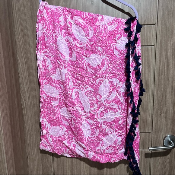 Lilly Pulitzer Pink Crab Print Blue Tassel Riley Infinity Loop Scarf - Picture 2 of 8